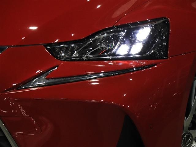 Lexus IS 2016-12 5-7