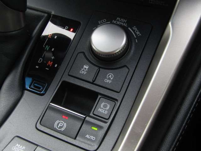 Lexus NX 2015-09 11716-13
