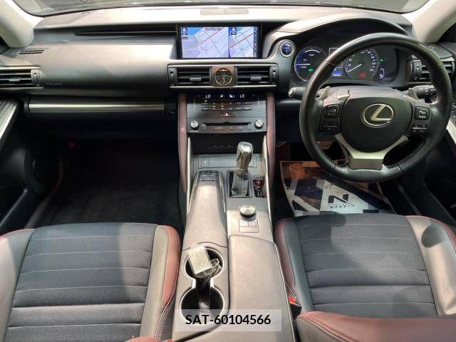 Lexus IS 2017-10 354267-1