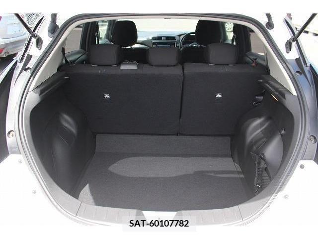 Nissan LEAF 2019-08 297893-15