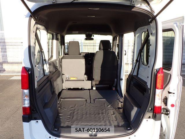 Honda N-VAN 2020-02 372538-21