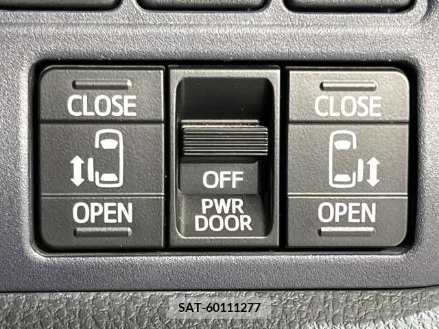 Toyota VOXY 2015-12 289082-4