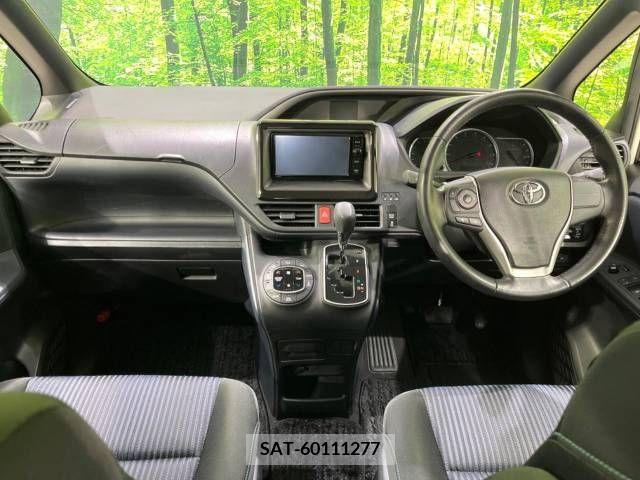 Toyota VOXY 2015-12 289082-1
