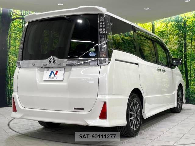 Toyota VOXY 2015-12 289082-17