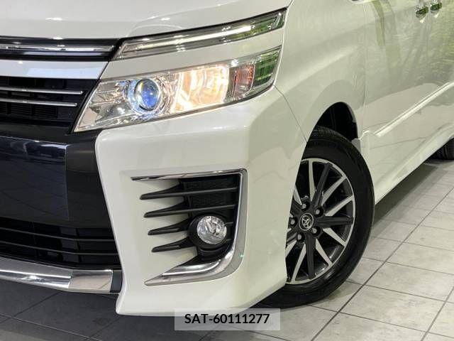 Toyota VOXY 2015-12 289082-12