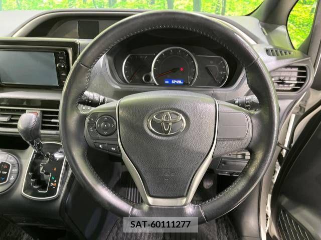 Toyota VOXY 2015-12 289082-11