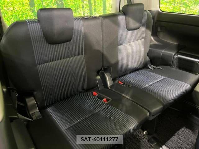 Toyota VOXY 2015-12 289082-9