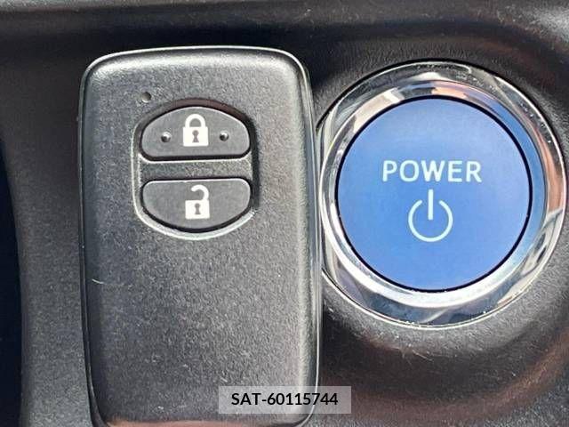 Toyota AQUA 2014-03 260652-6