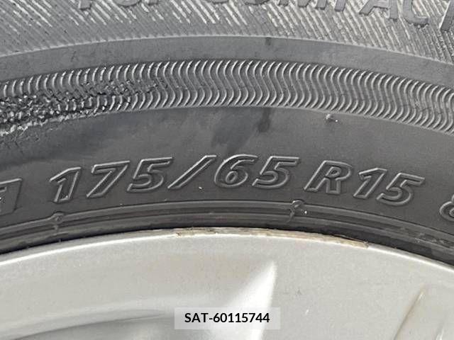 Toyota AQUA 2014-03 260652-19