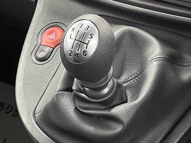 Renault KANGOO 2017-09 23401-5