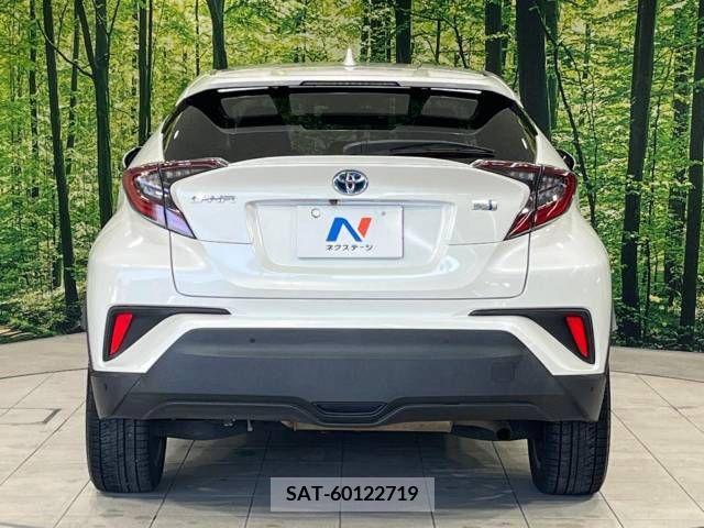 Toyota C-HR 2017-10 294986-15