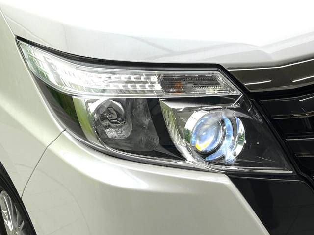 Toyota NOAH HYBRID 2016-11 191613-13
