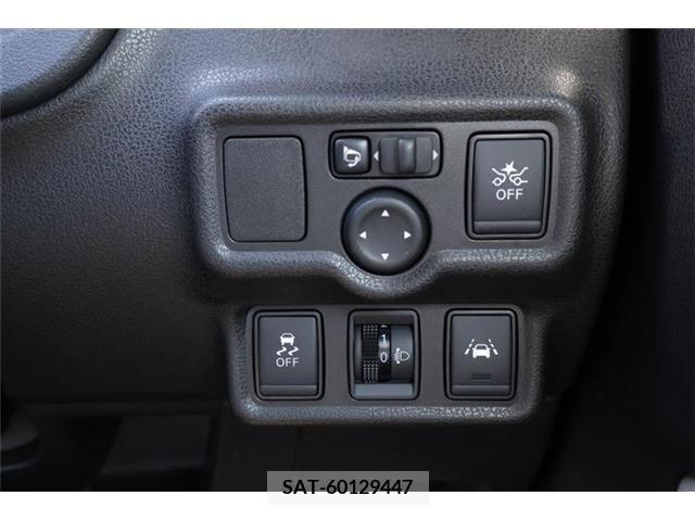 Nissan NOTE 2017-03 365286-8