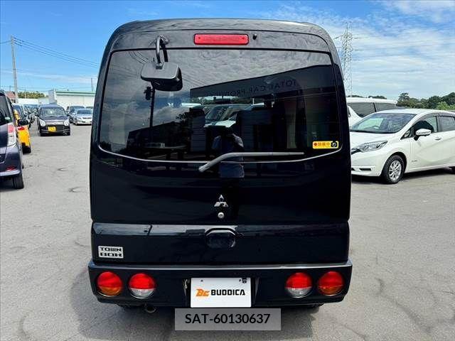 Mitsubishi TOWN BOX 2010-10 369628-13
