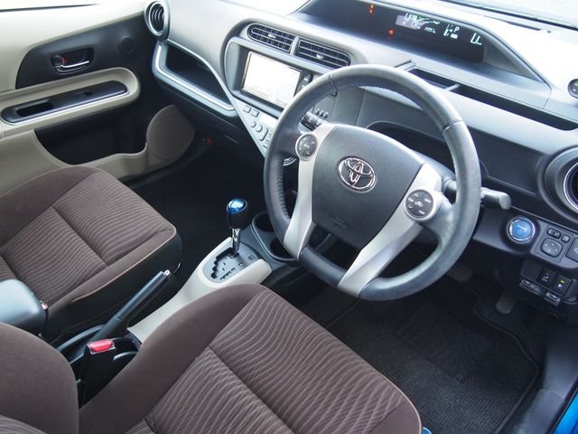 Toyota AQUA 2014-10 2325-3