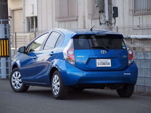 Toyota AQUA 2014-10 2325-2
