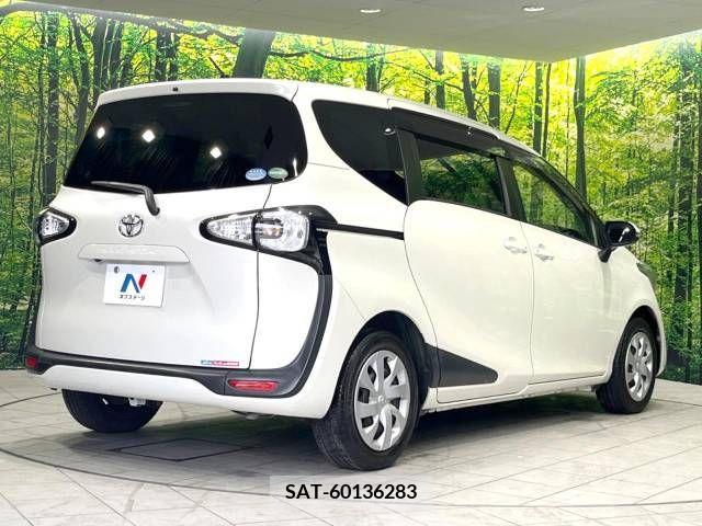 Toyota SIENTA 2015-12 298381-18