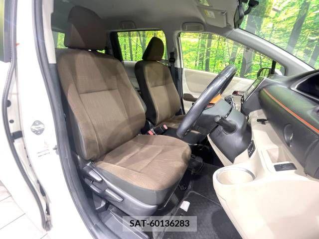 Toyota SIENTA 2015-12 298381-8