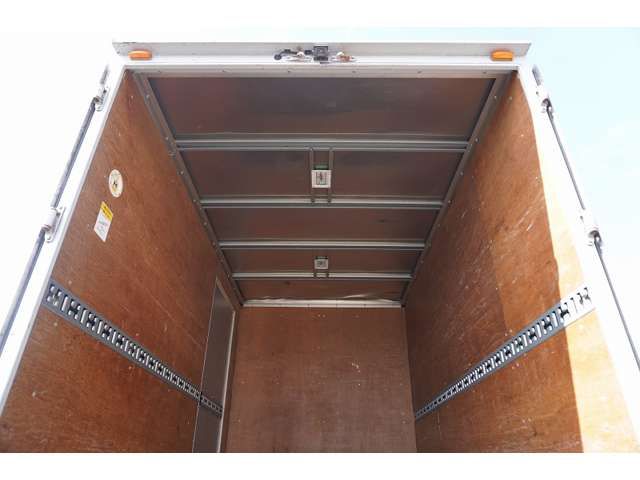 Mitsubishi CANTER 2018-11 13664-19