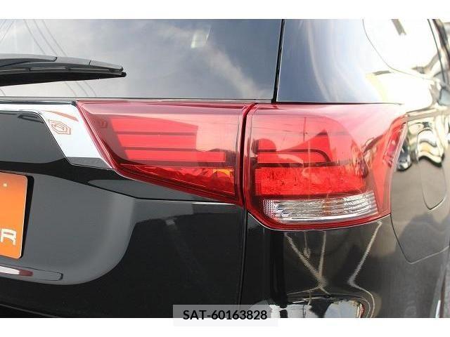 Mitsubishi OUTLANDER PHEV 2018-12 232034-11