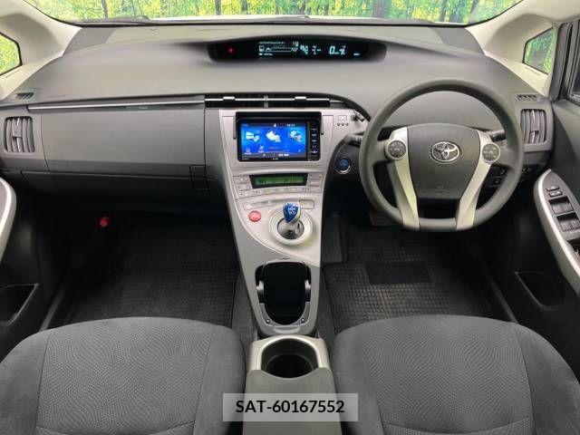 Toyota PRIUS 2014-01 329165-1