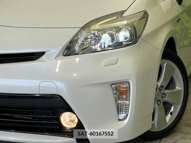 Toyota PRIUS 2014-01 329165-12