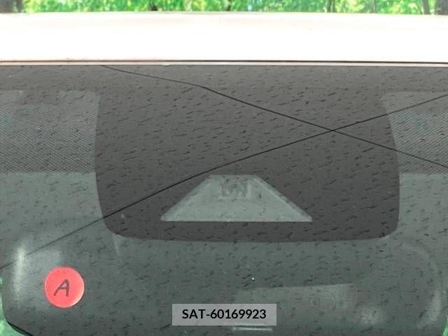Toyota PRIUS 2021-06 322475-1