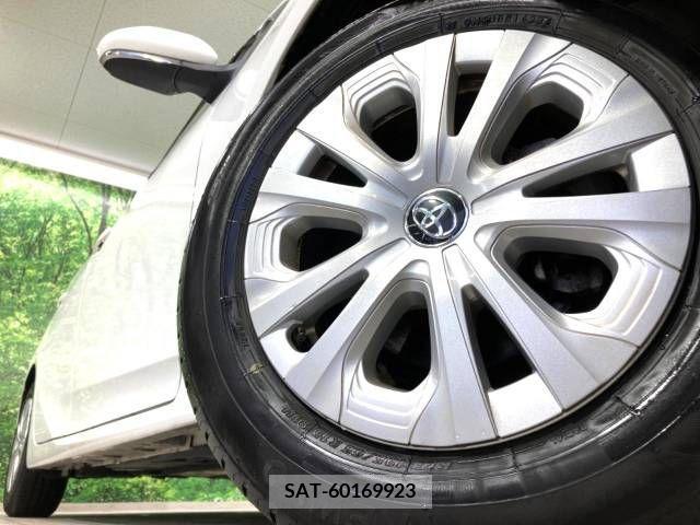 Toyota PRIUS 2021-06 322475-9