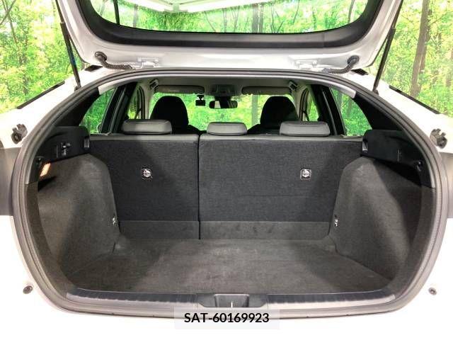 Toyota PRIUS 2021-06 322475-7