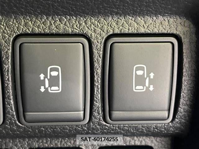 Nissan ELGRAND 2019-09 332288-5