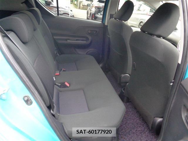 Toyota AQUA 2018-04 255551-13
