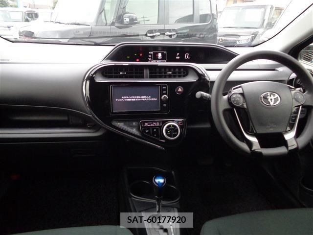 Toyota AQUA 2018-04 255551-10