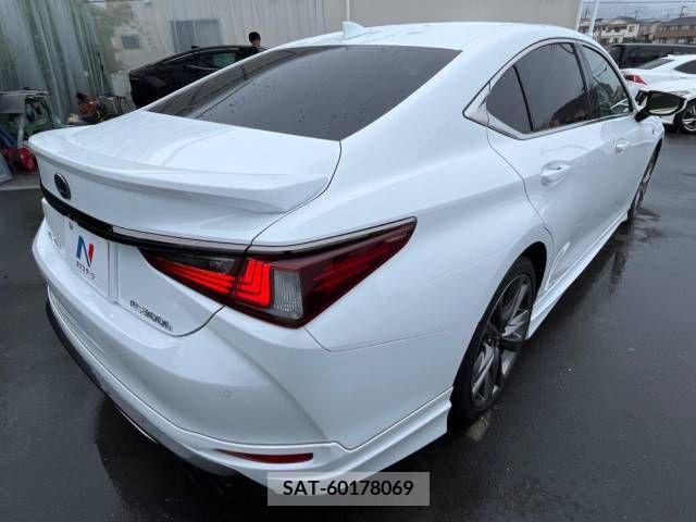 Lexus ES 2019-11 275303-17