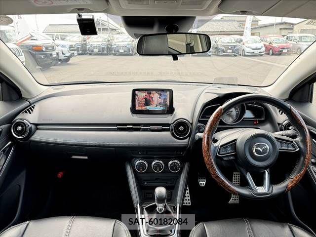 Mazda DEMIO 2018-10 328316-1