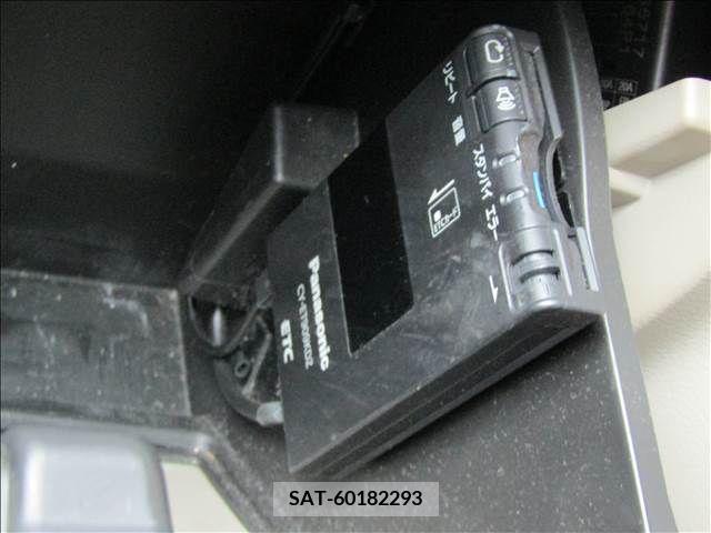 Suzuki EVERY WAGON 2015-04 221821-12