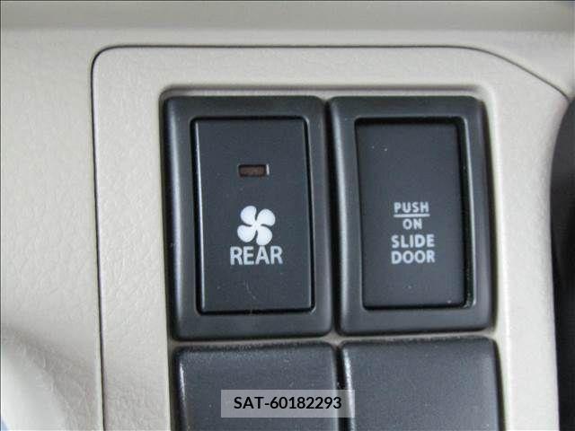Suzuki EVERY WAGON 2015-04 221821-10
