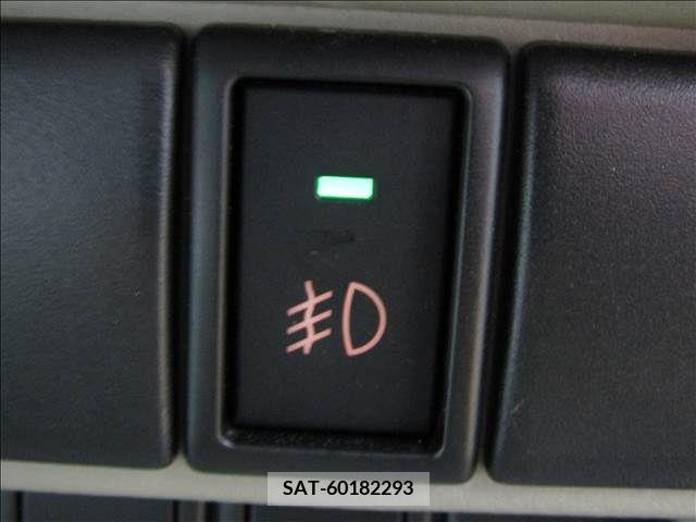 Suzuki EVERY WAGON 2015-04 221821-9