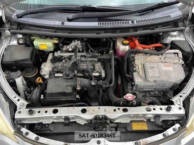 Toyota AQUA 2012-05 389348-17