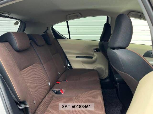 Toyota AQUA 2012-05 389348-10