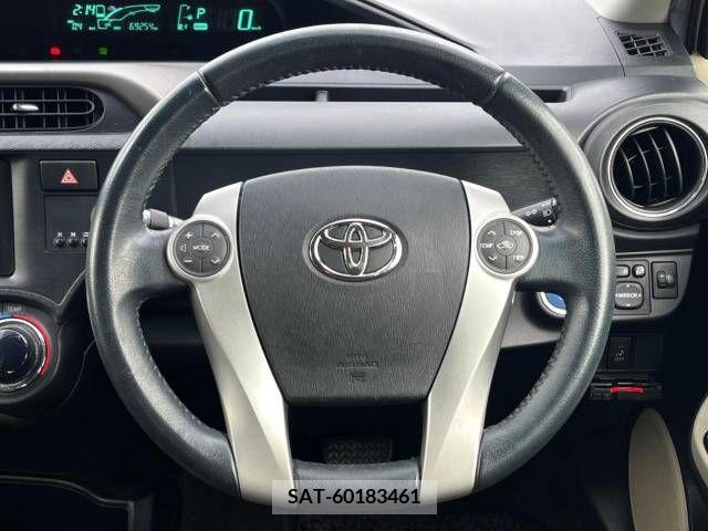 Toyota AQUA 2012-05 389348-7