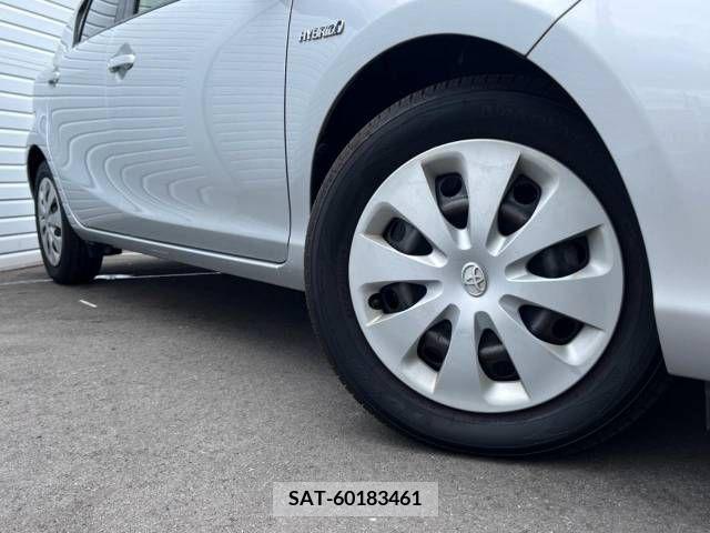 Toyota AQUA 2012-05 389348-12