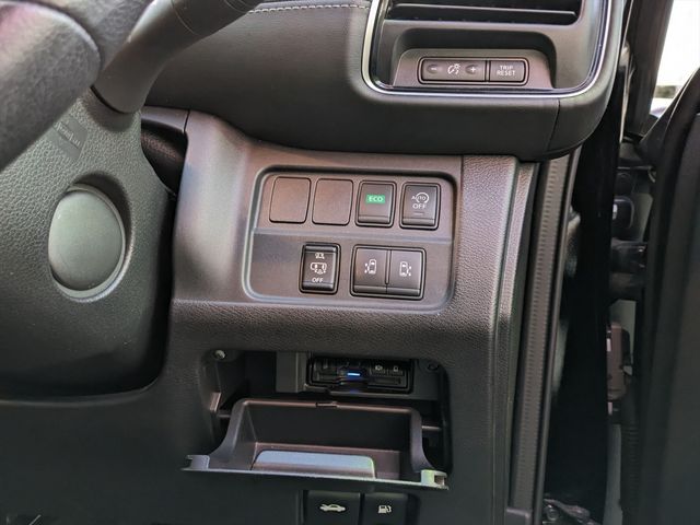 Nissan SERENA 2018-08 28835-14