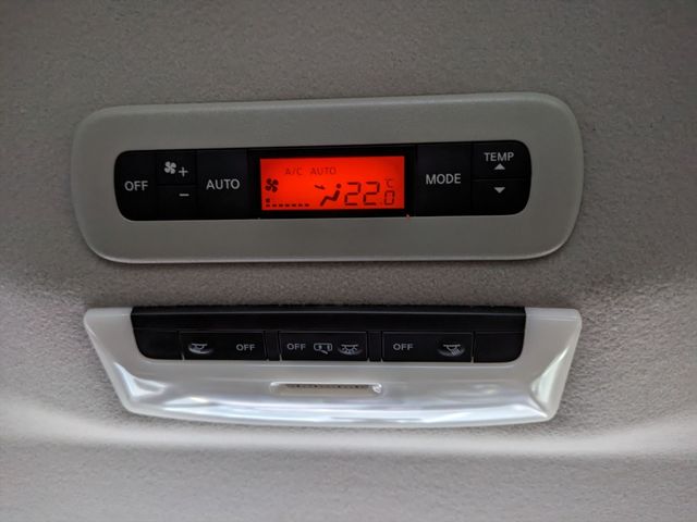 Nissan SERENA 2018-08 28835-6
