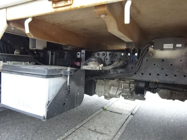 Isuzu ELF TRUCK 2019-08 8560-20