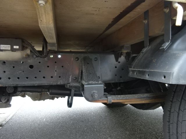 Isuzu ELF TRUCK 2019-08 8560-21