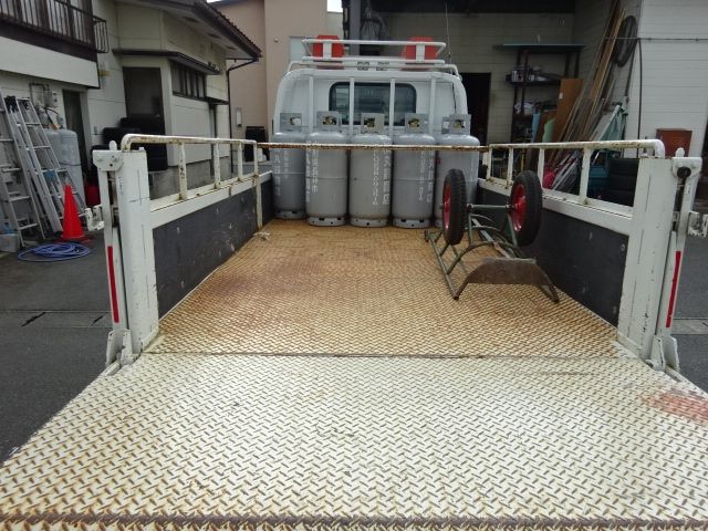 Isuzu ELF TRUCK 2019-08 8560-5