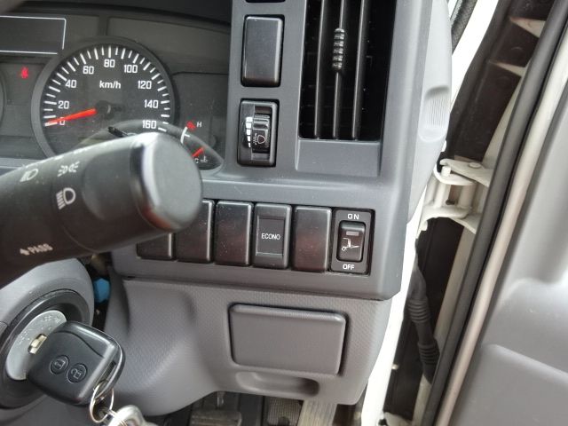 Isuzu ELF TRUCK 2019-08 8560-13
