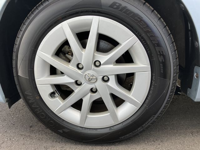 Toyota PRIUS ALPHA 2011-10 189763-28