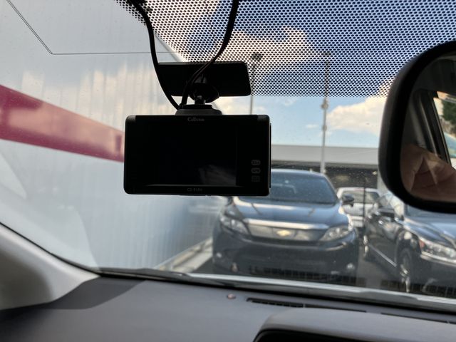 Toyota PRIUS ALPHA 2011-10 189763-20