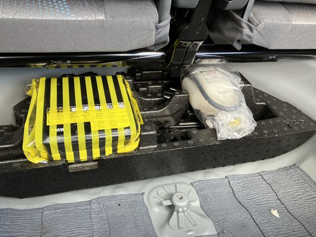 Toyota PRIUS ALPHA 2011-10 189763-27